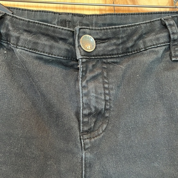 Kut from the Kloth Black shorts size 6 - Picture 3 of 10